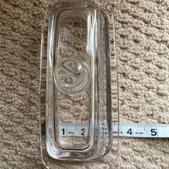 LN Heavy Clear Glass Butter Dish with Lid Like New - Picture 5 of 7